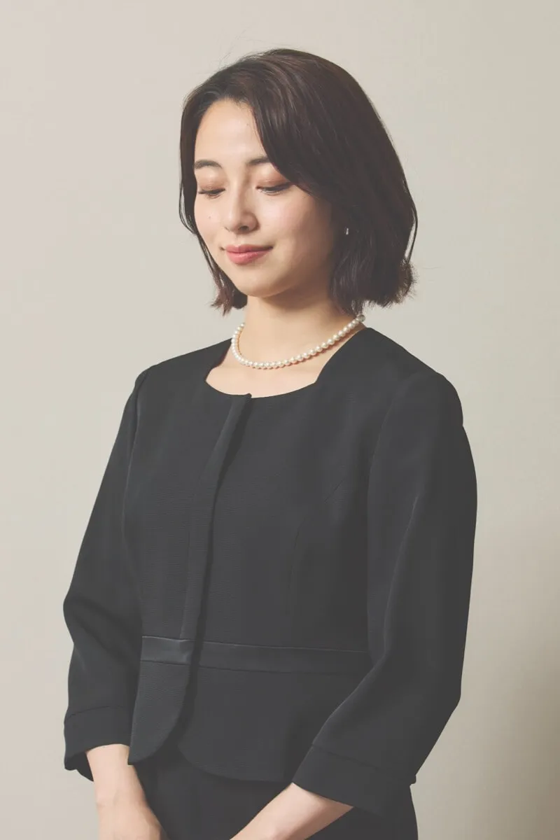 ブラックのフォーマルセレモニースーツセット