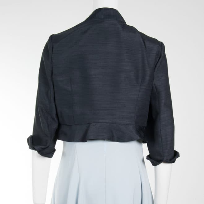 ネイビーの裾フリル七分袖ボレロ