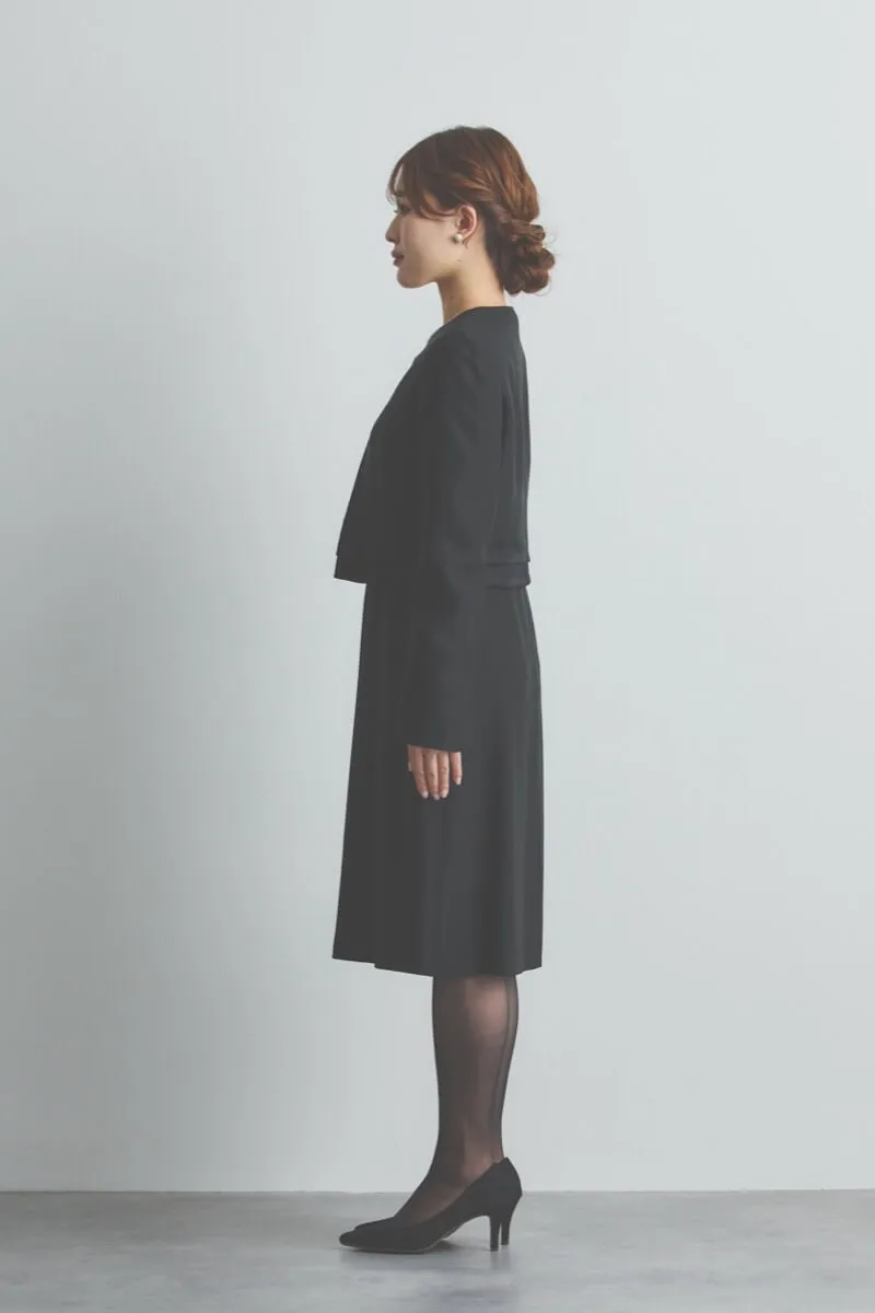 ブラックのエレガントフレア セレモニースーツセット