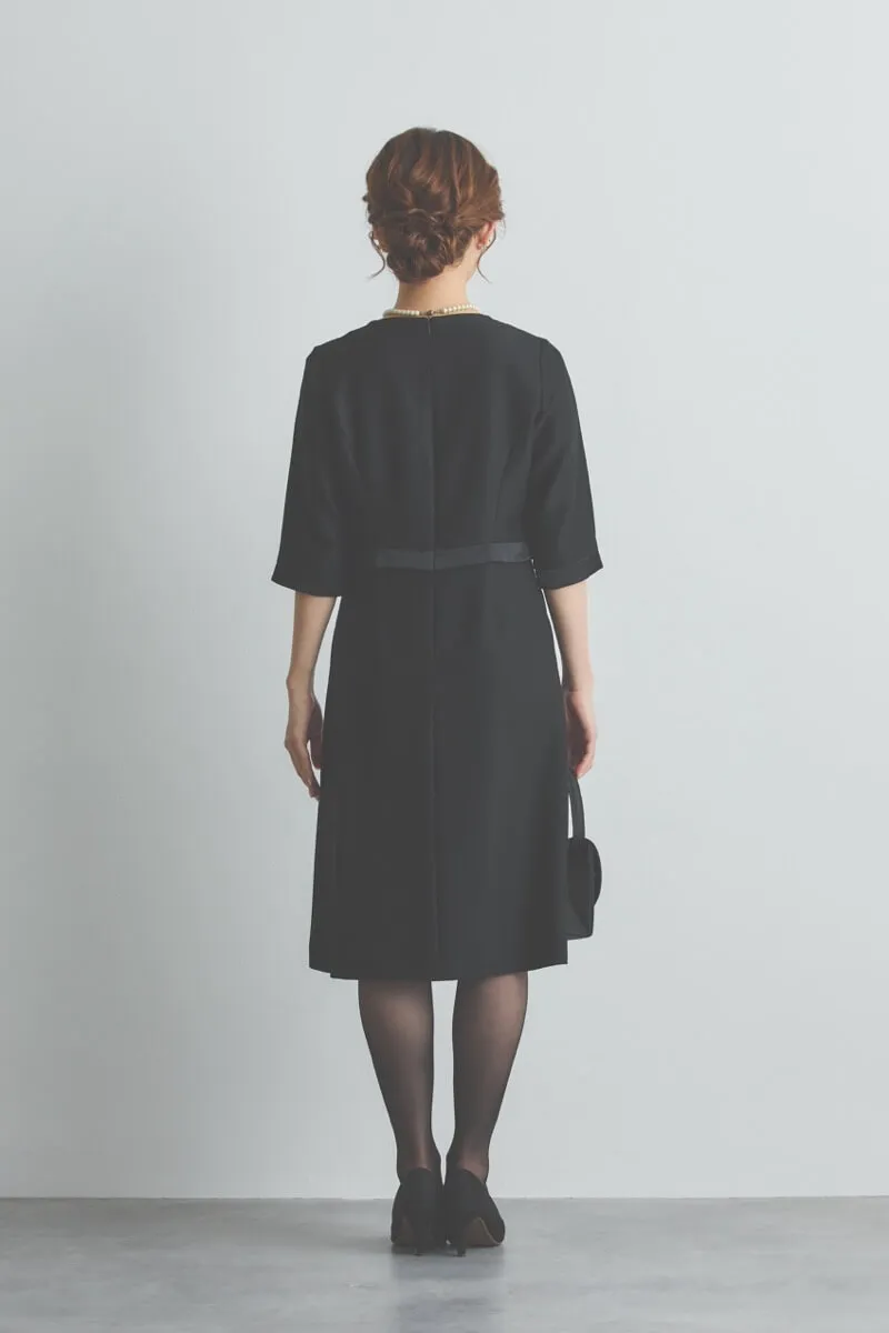 ブラックのエレガントフレア セレモニースーツセット