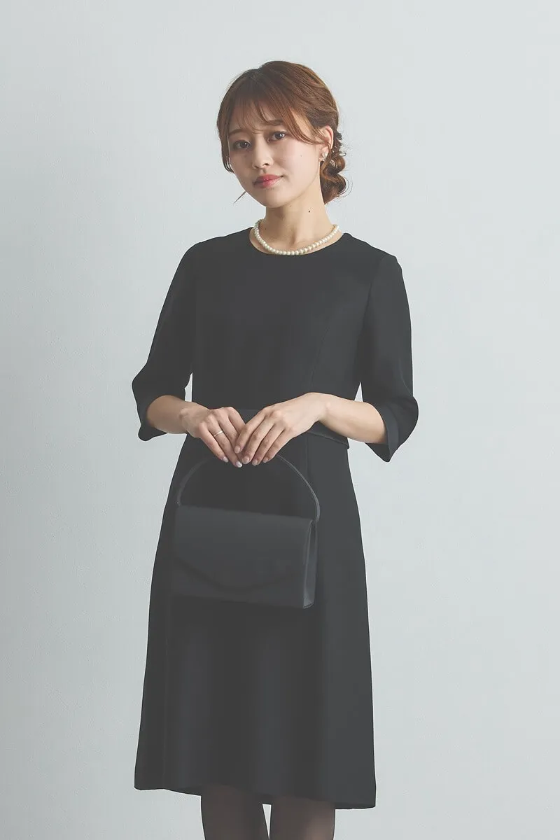 ブラックのエレガントフレア セレモニースーツセット[M] MYTIQUEの