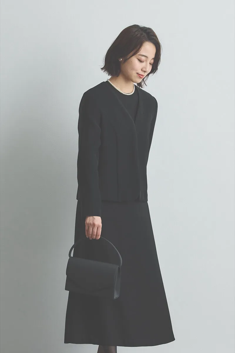 ブラックのタックスリーブノーカラーセレモニースーツセット