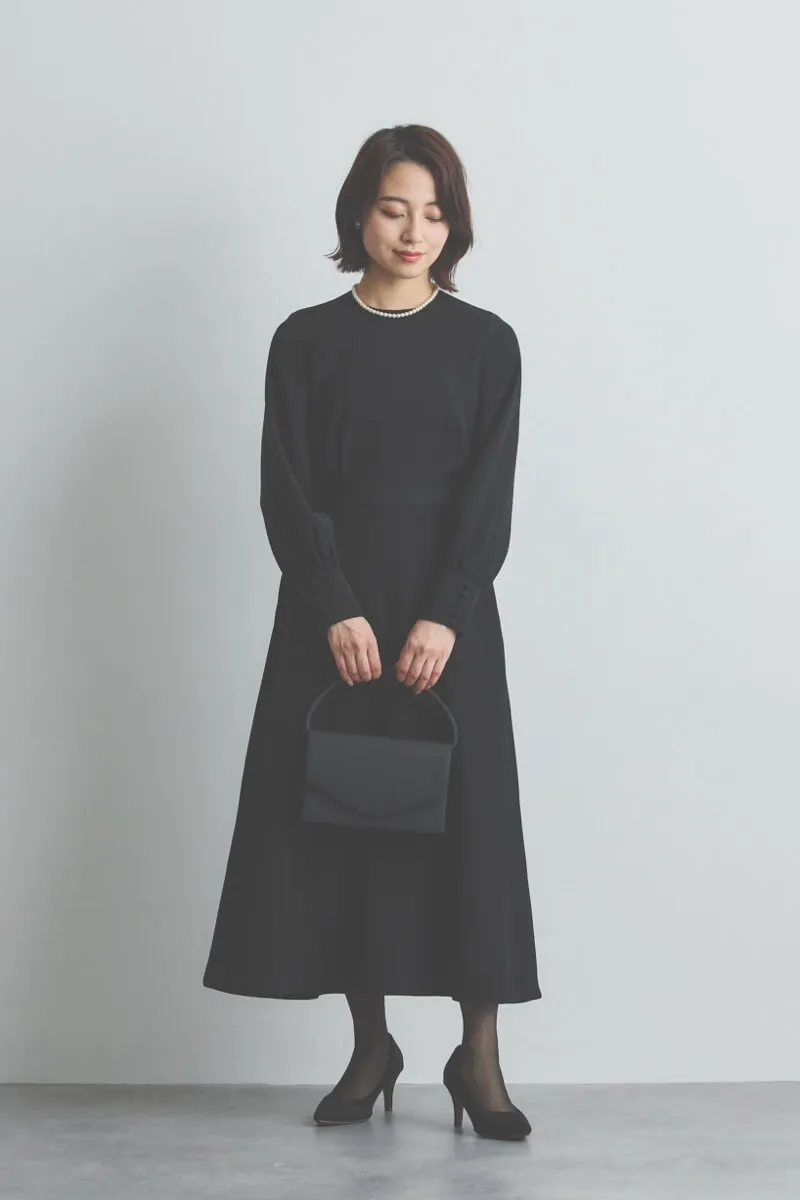 ブラックのタックスリーブノーカラーセレモニースーツセット