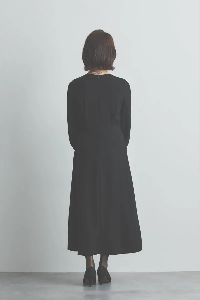 ブラックのタックスリーブノーカラーセレモニースーツセット