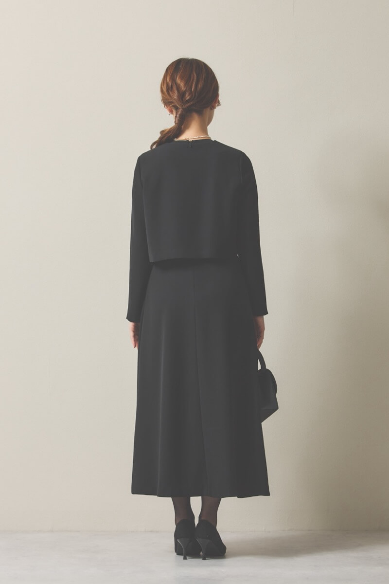 ブラックのフリル付きボレロセレモニースーツセット