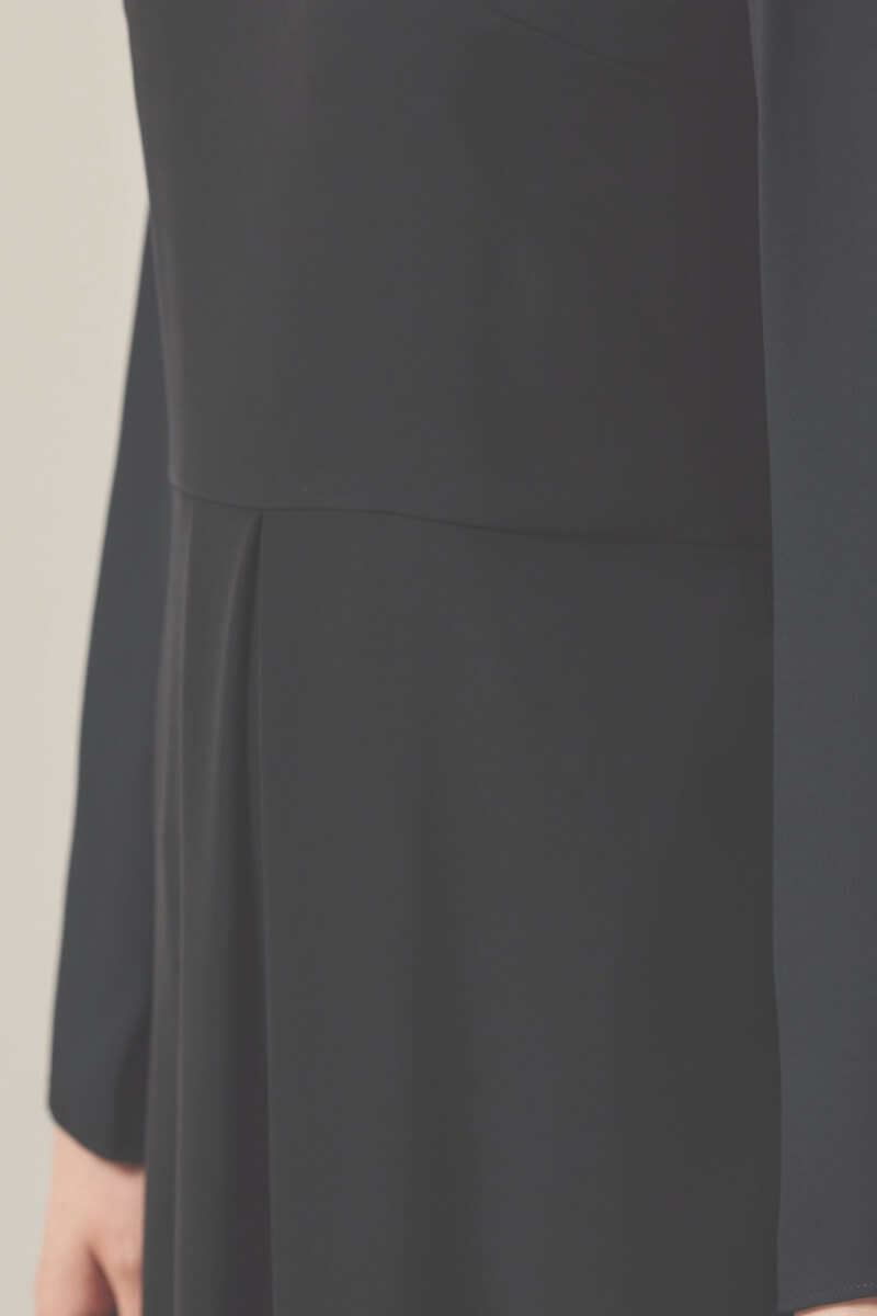 ブラックのフリル付きボレロセレモニースーツセット