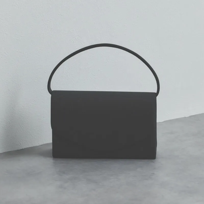 ブラックの2WAYフォーマルバッグ