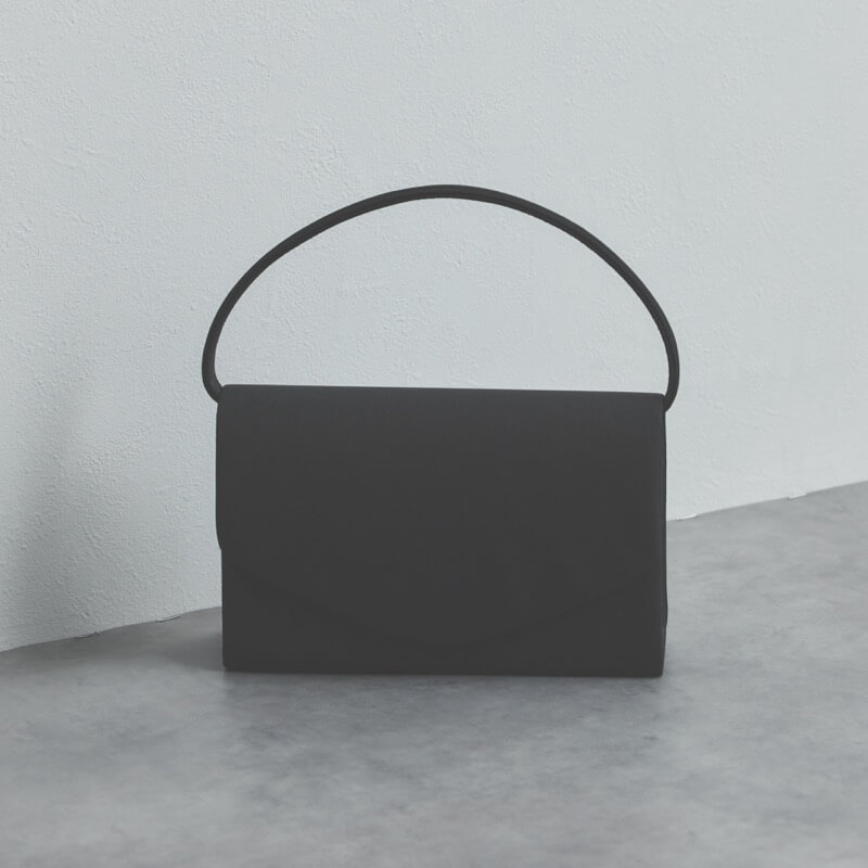 ブラックの2WAYフォーマルバッグ