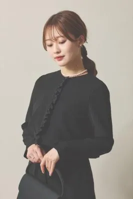 kaeneブラックのジャケット