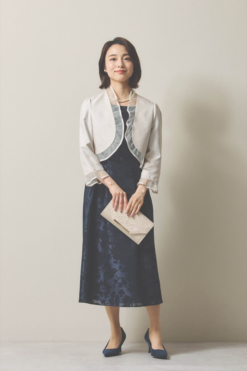 ネイビーのシフォンスリーブ花模様ドレス [ 店頭販売価格 42,900円 ]