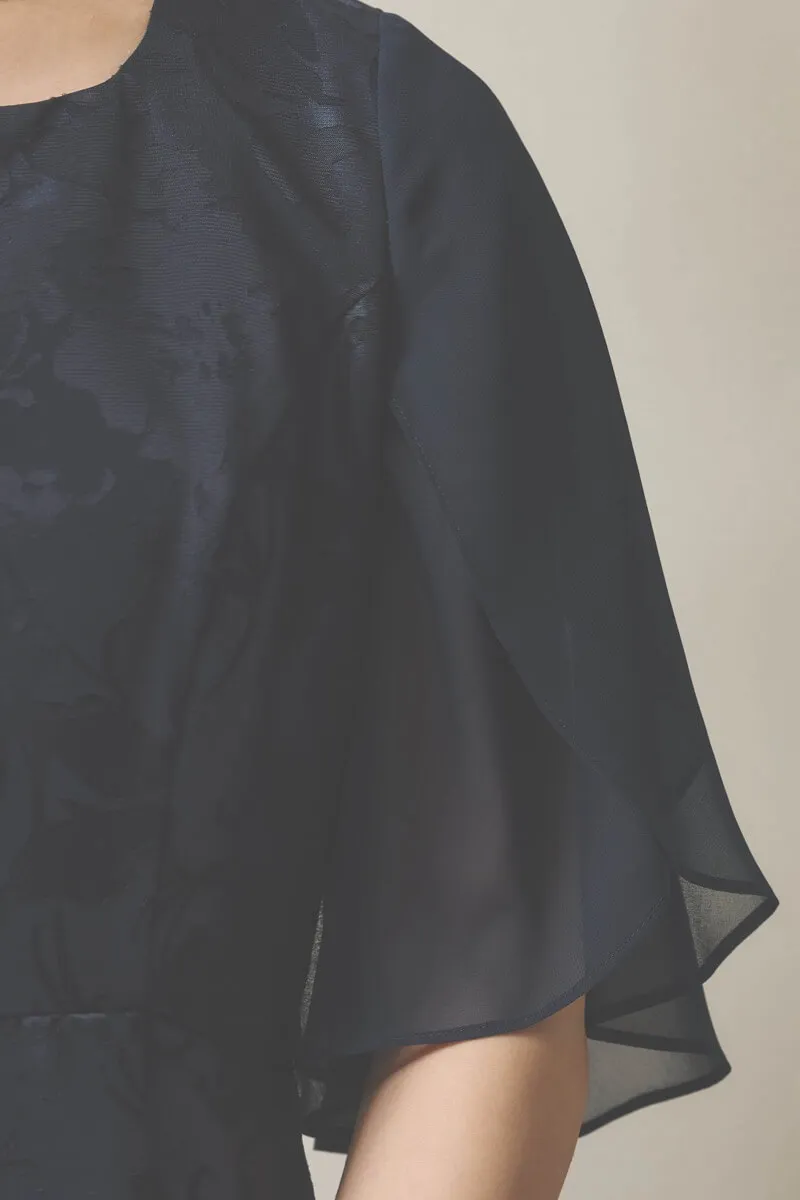 ネイビーのシフォンスリーブ花模様ドレス [ 店頭販売価格 42,900円 ]