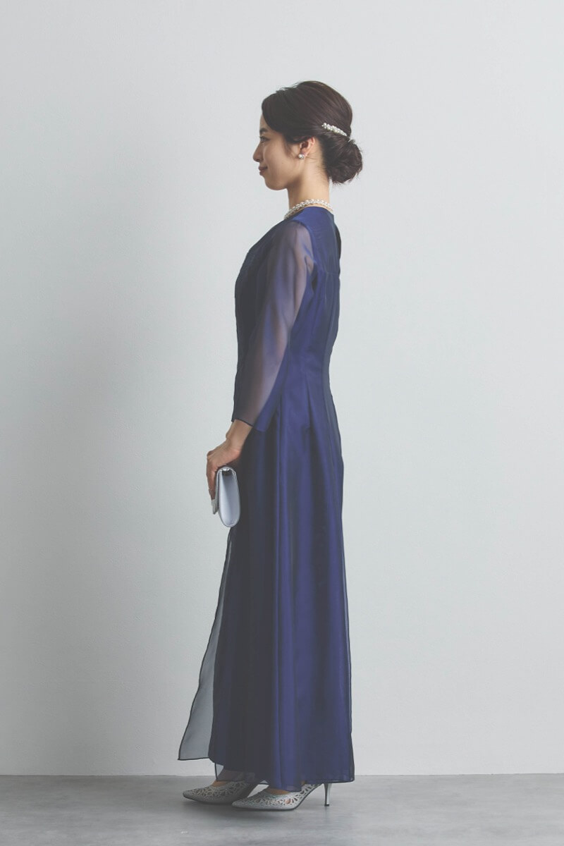 ネイビーのラメ刺繍シフォン切替ロングドレス [ 店頭販売価格 56,100円 ]