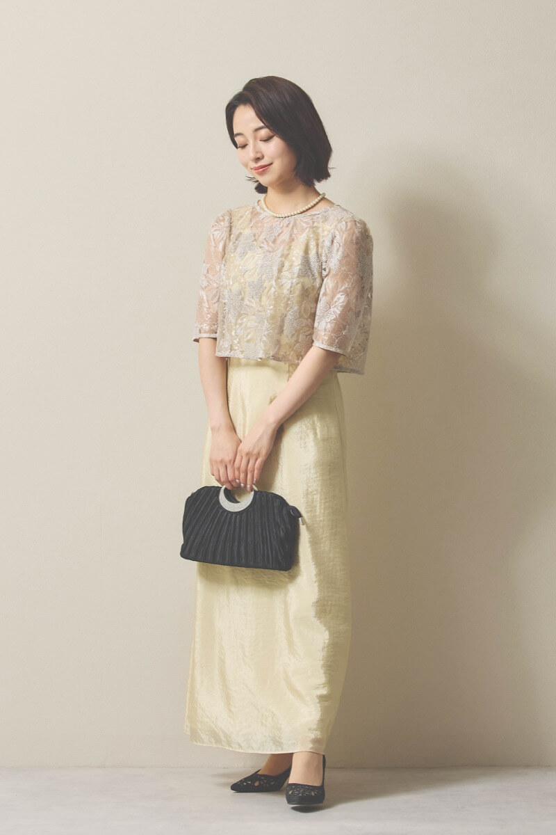 ベージュのシャイニートップスサテンドレス [ 店頭販売価格 38,500円 ]