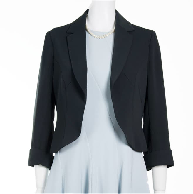 ネイビーの襟付き七分袖ボレロ