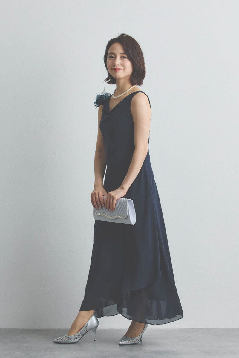 ネイビーのシフォンドレープロングドレス [ 店頭販売価格 42,900円 ]