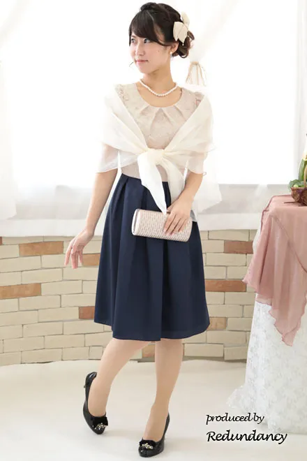 ゴールドのビーズとビジュー付きバッグ