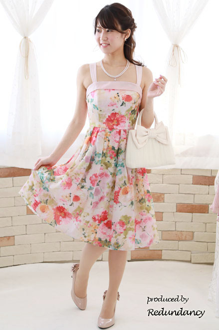 ピンクのカラフルフラワーワイドストラップドレス