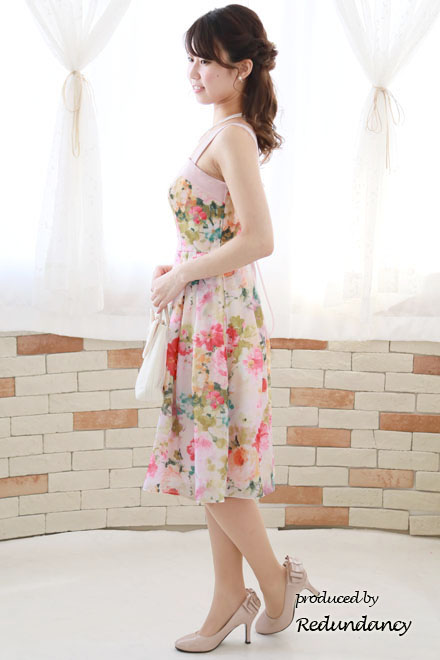 ピンクのカラフルフラワーワイドストラップドレス