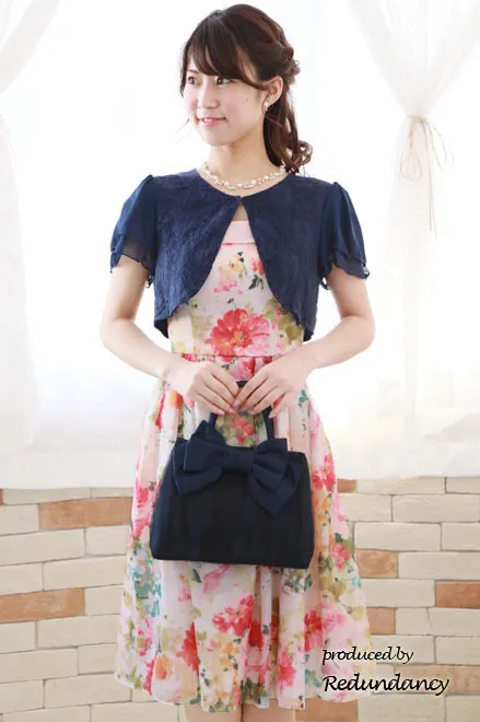 ピンクのカラフルフラワーワイドストラップドレス