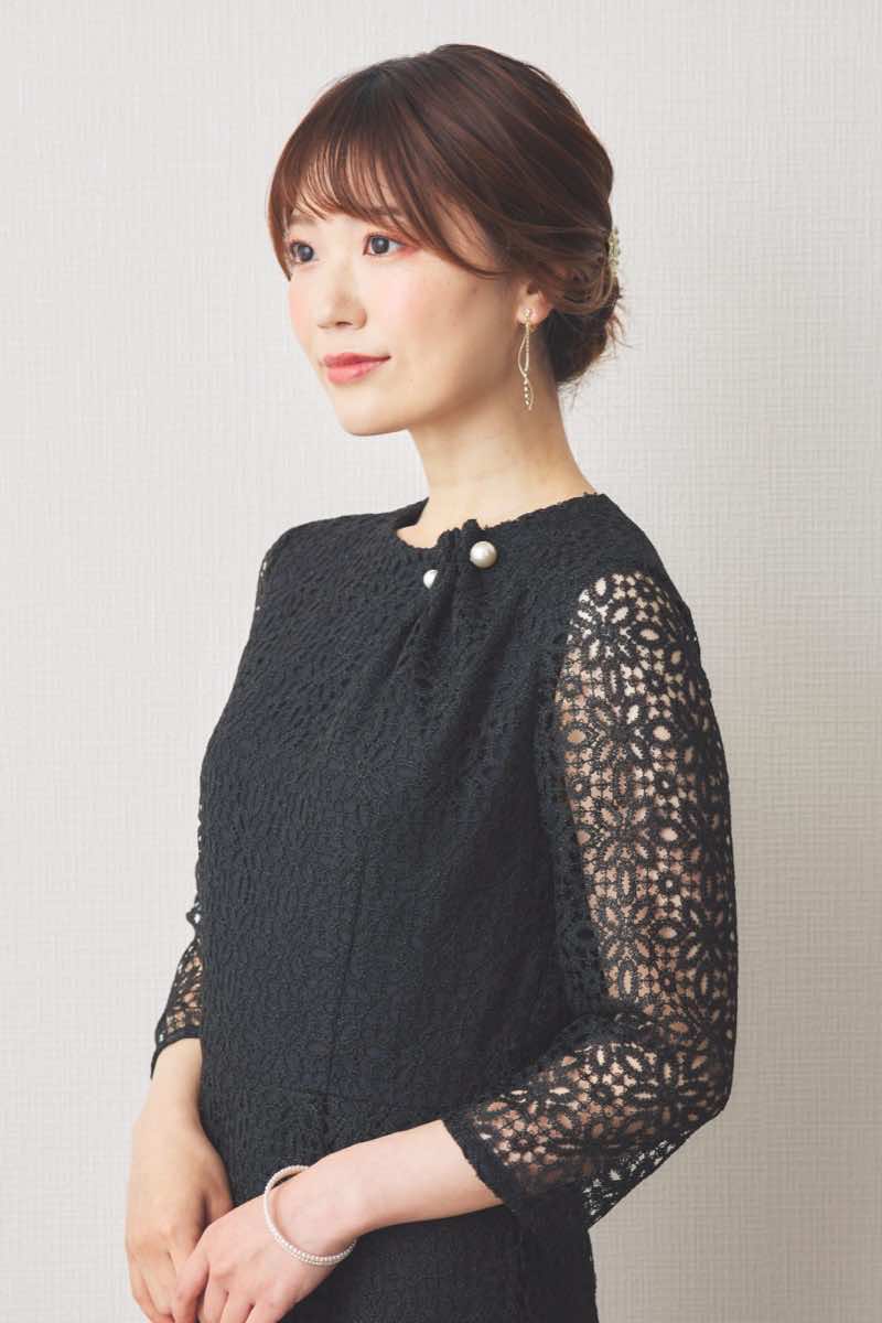 ブラックのラメクロシェレースドレス [ 店頭販売価格 38,500円 ]