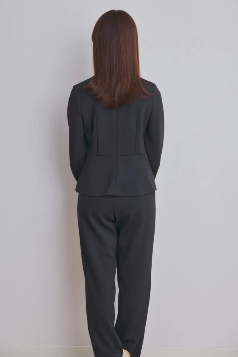 ブラックのパール付ペプラムパンツセレモニースーツセット