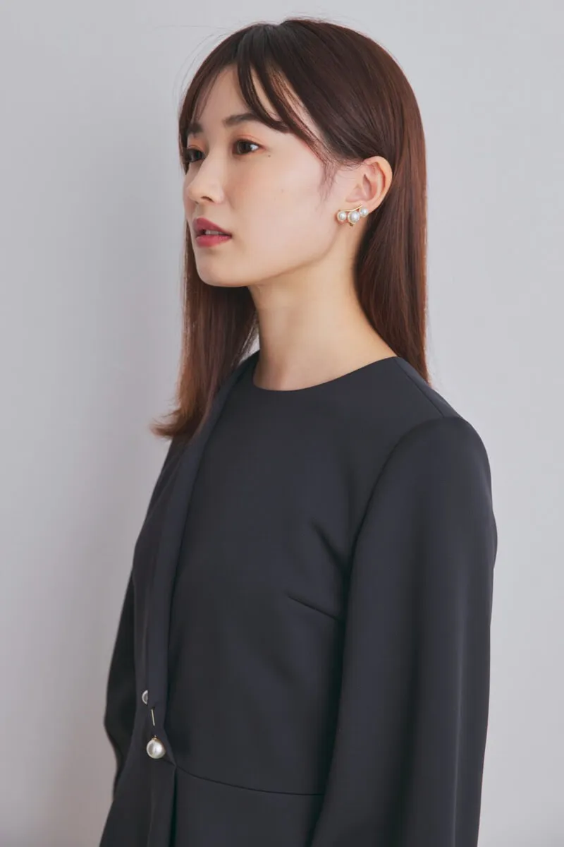 ブラックのパール付ペプラムパンツセレモニースーツセット