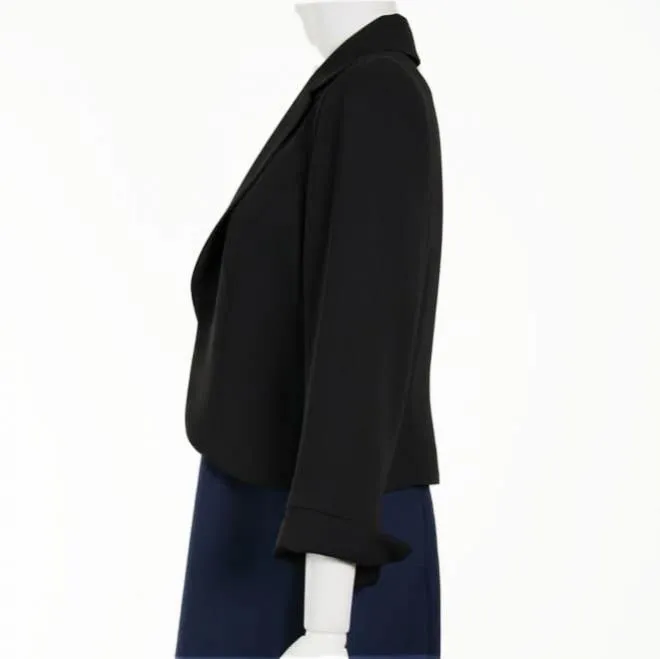 ブラックの襟付き七分袖ボレロ