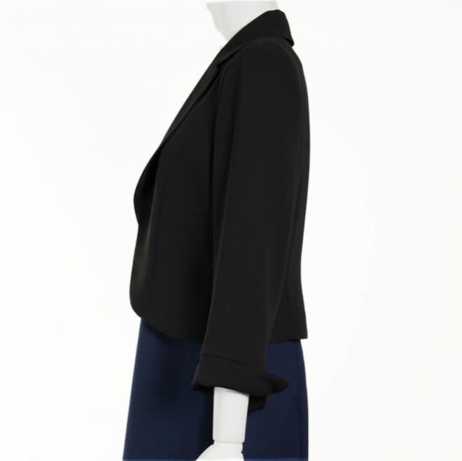 ブラックの襟付き七分袖ボレロ