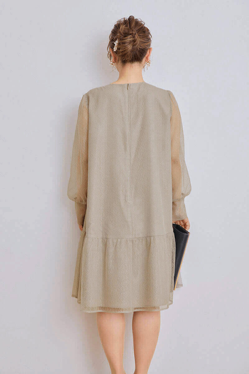 ベージュのメロンチュールショートドレス
