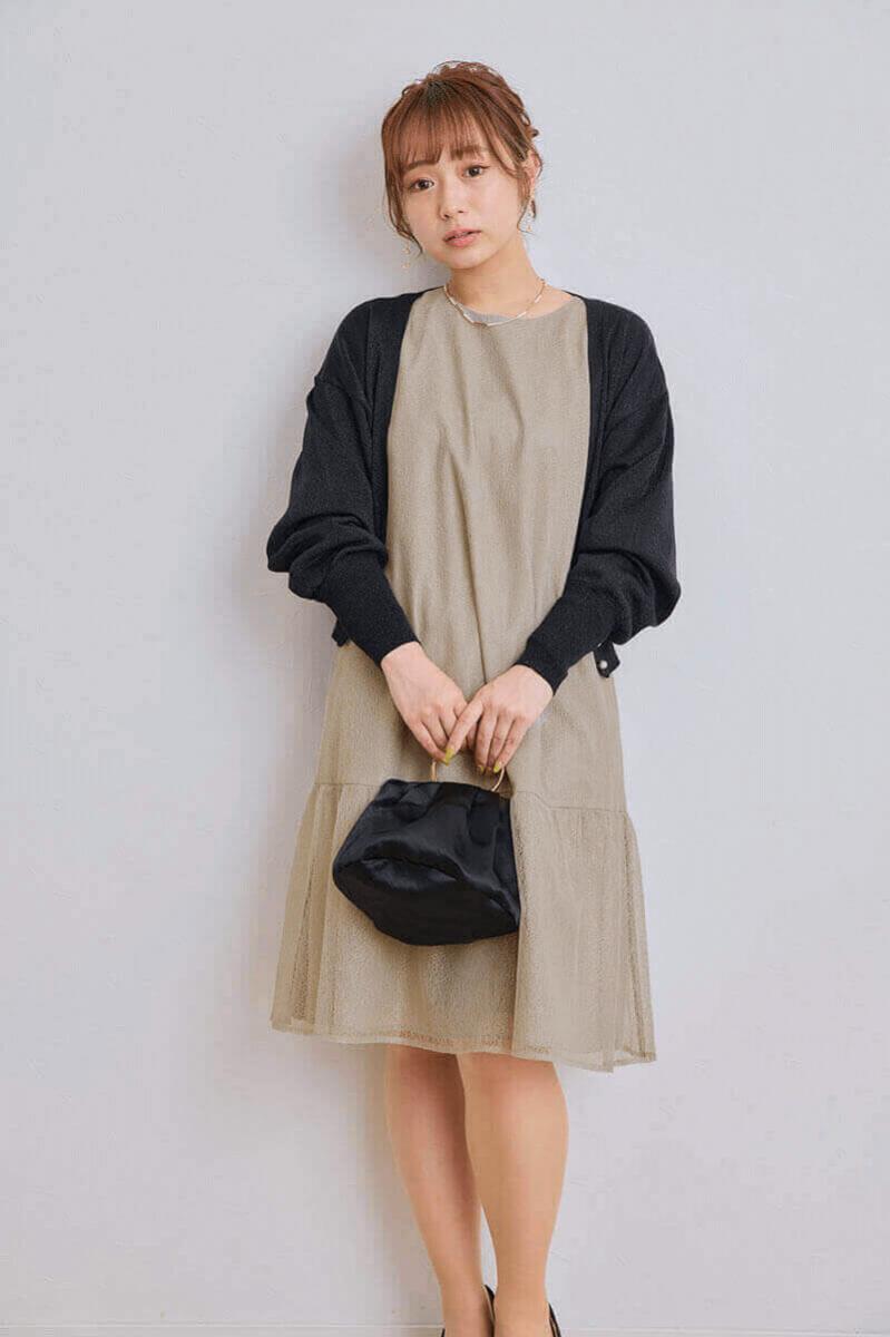 ベージュのメロンチュールショートドレス