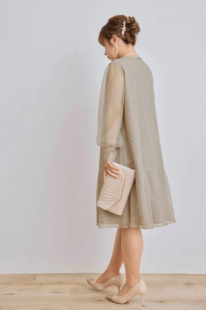 ベージュのメロンチュールショートドレス