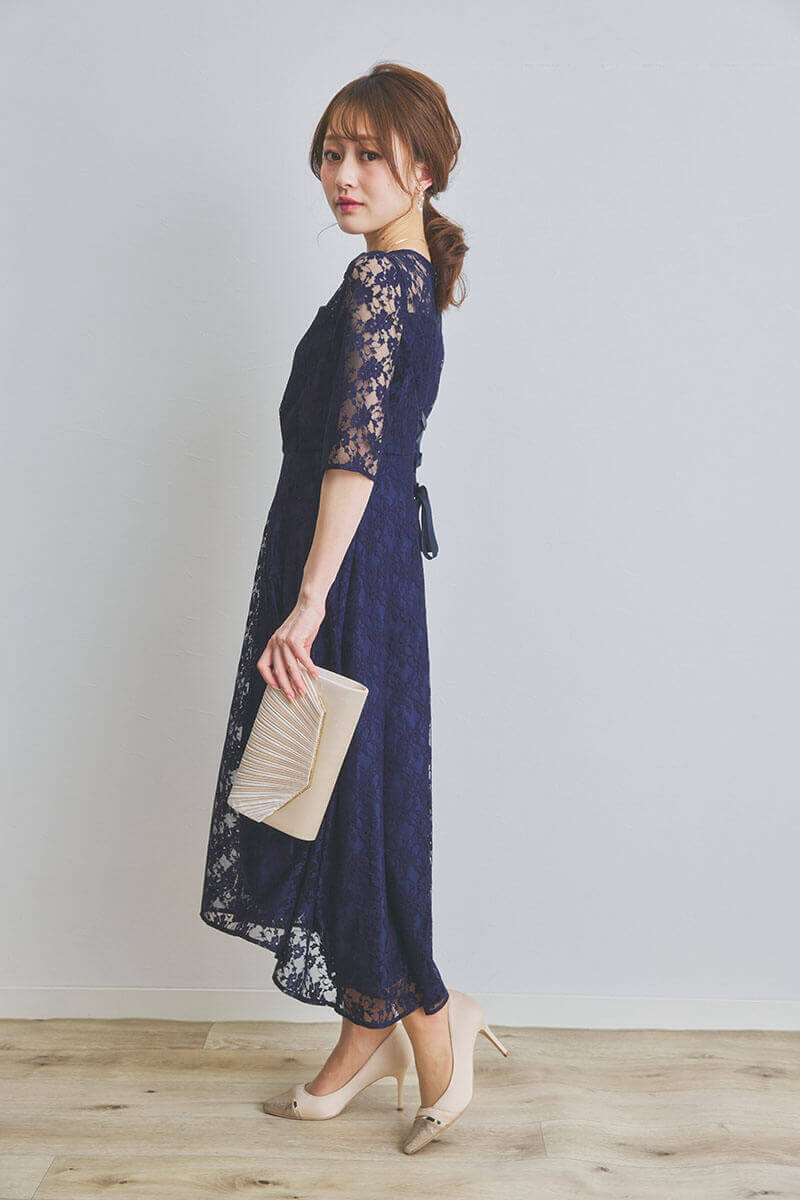 ネイビーの総レースフィッシュテールドレス