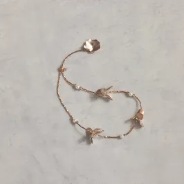 ピンクゴールドのメタルフラワーブレスレット