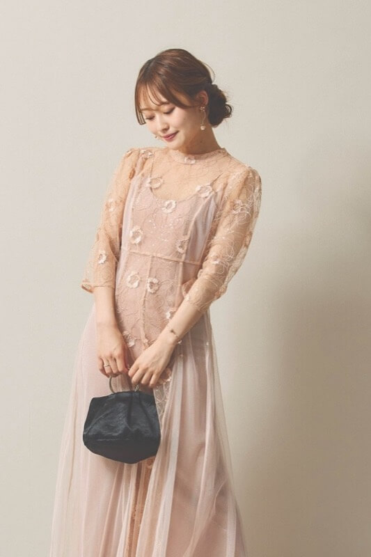 ピンクゴールドのメタルフラワーブレスレット