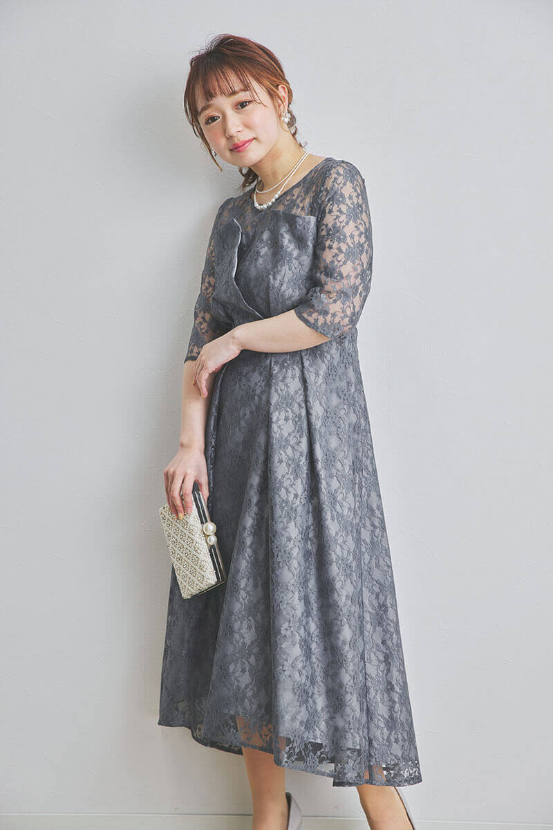 ブルーグレーの総レースフィッシュテールドレス