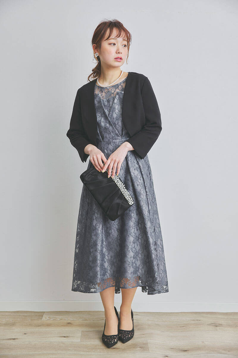 ブルーグレーの総レースフィッシュテールドレス