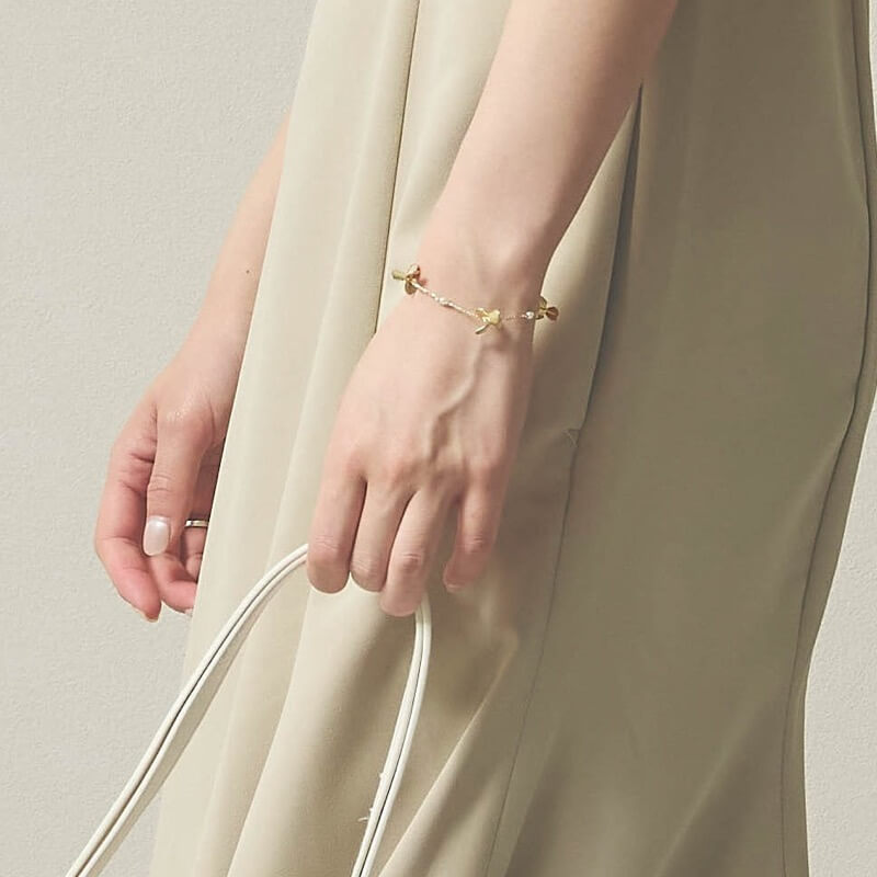 ゴールドメタルフラワーブレスレット