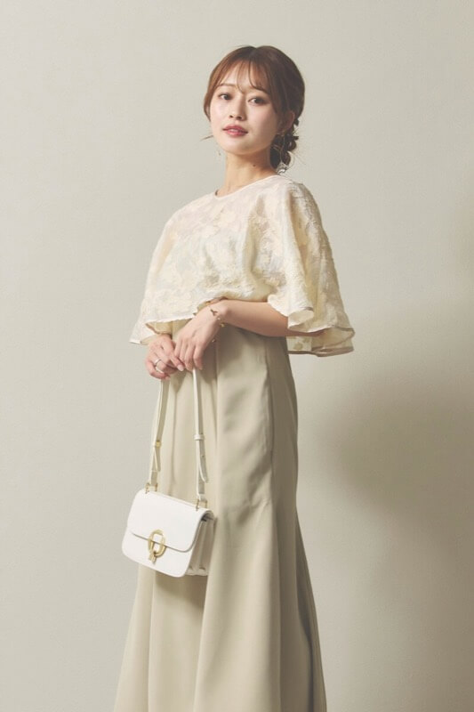 ゴールドメタルフラワーブレスレット