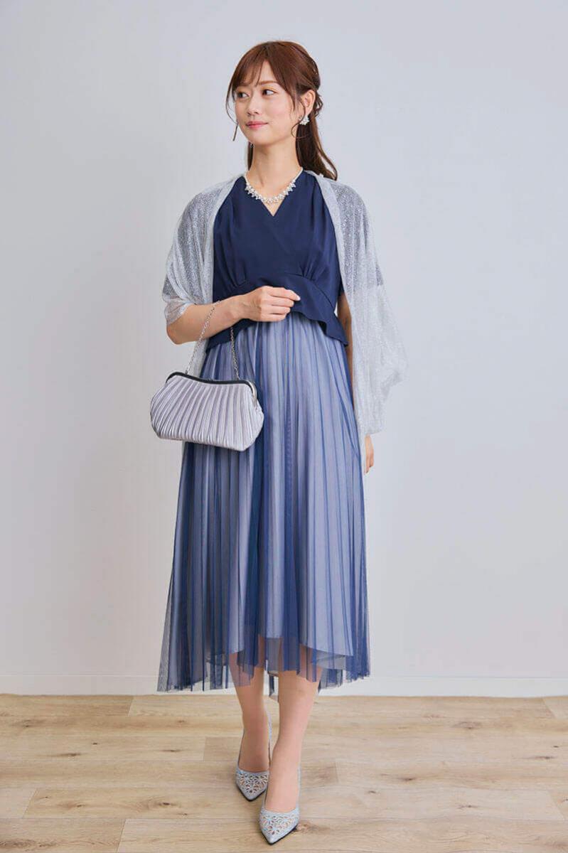 ネイビーのカシュクールデザインドレス