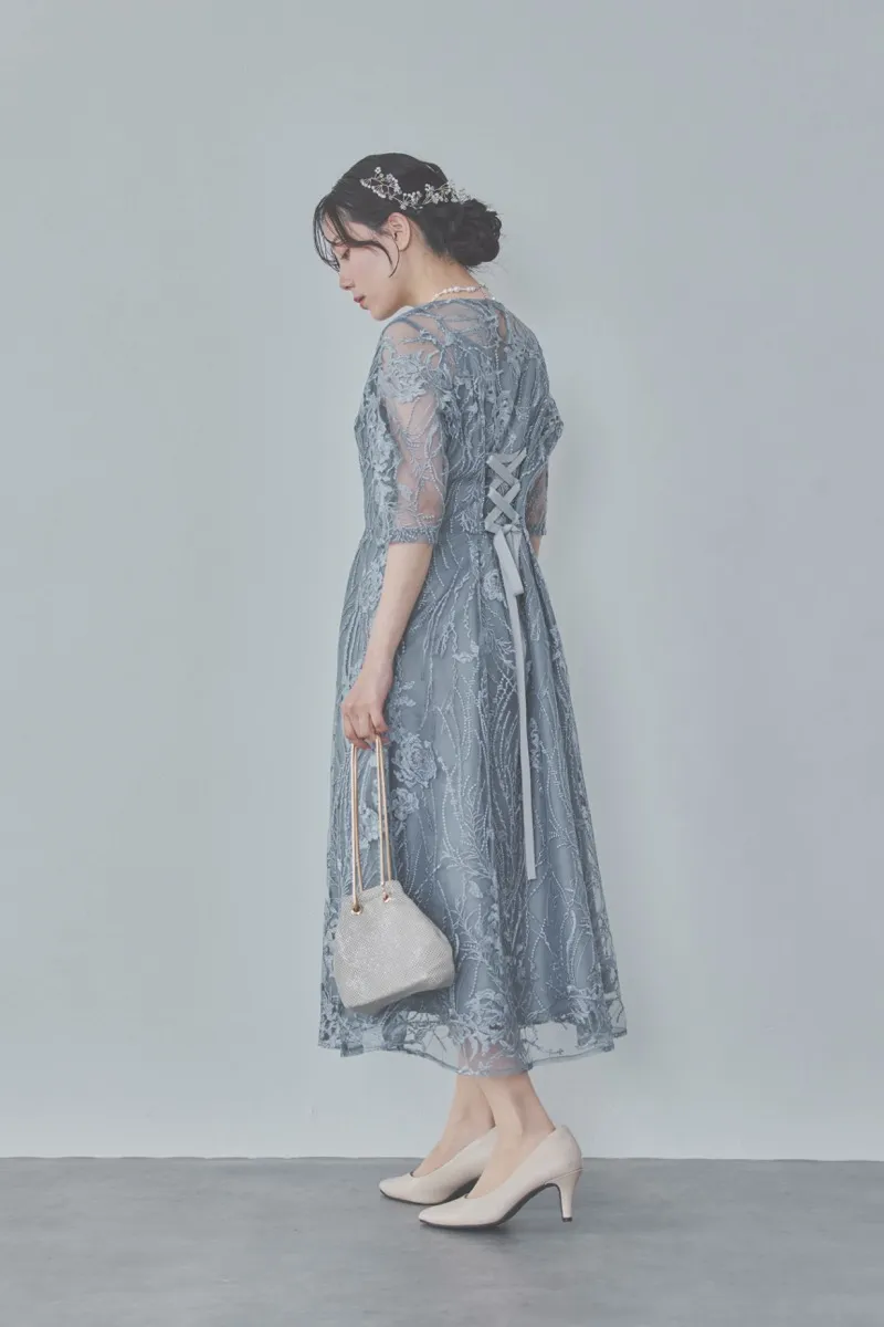 ブルーグレーのエンブロイダリーチュールドレス