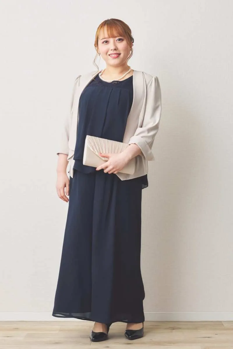 ベージュのショールカラージャケット