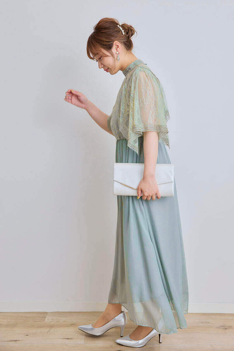 ライトグリーンのハンカチスリーブシフォンドレス