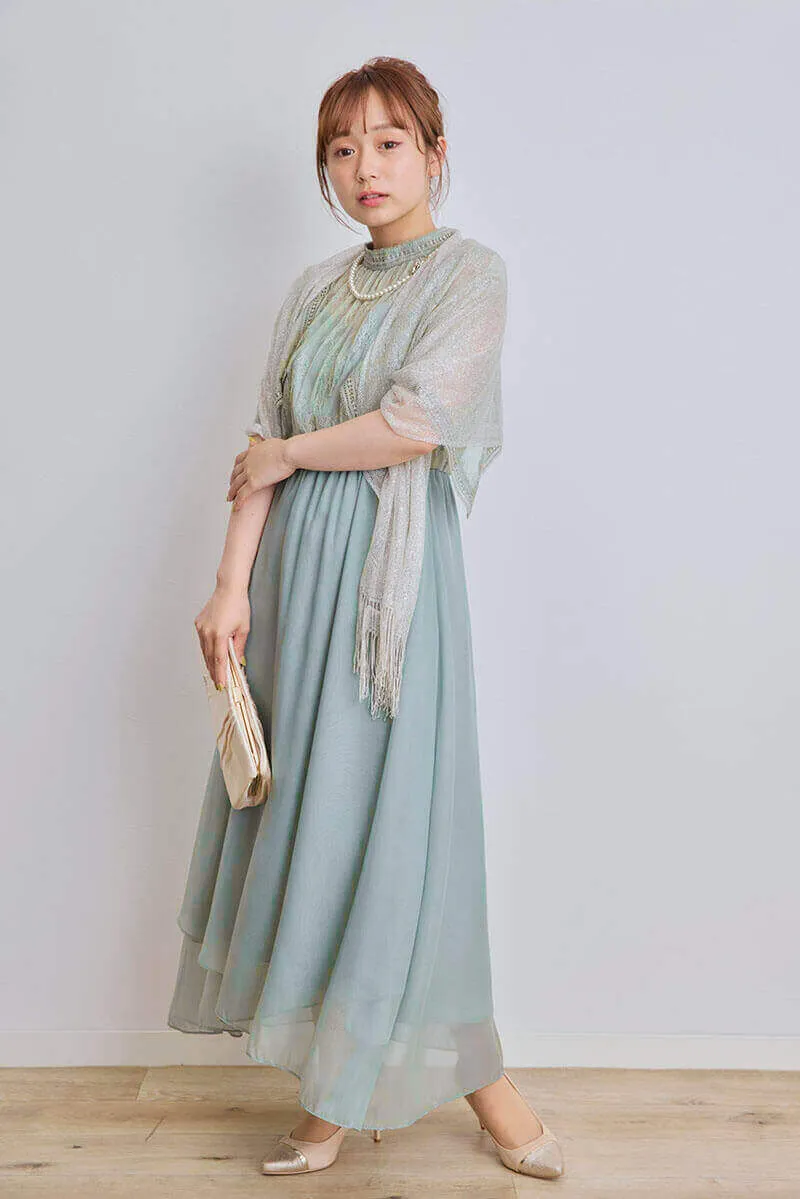 ライトグリーンのハンカチスリーブシフォンドレス