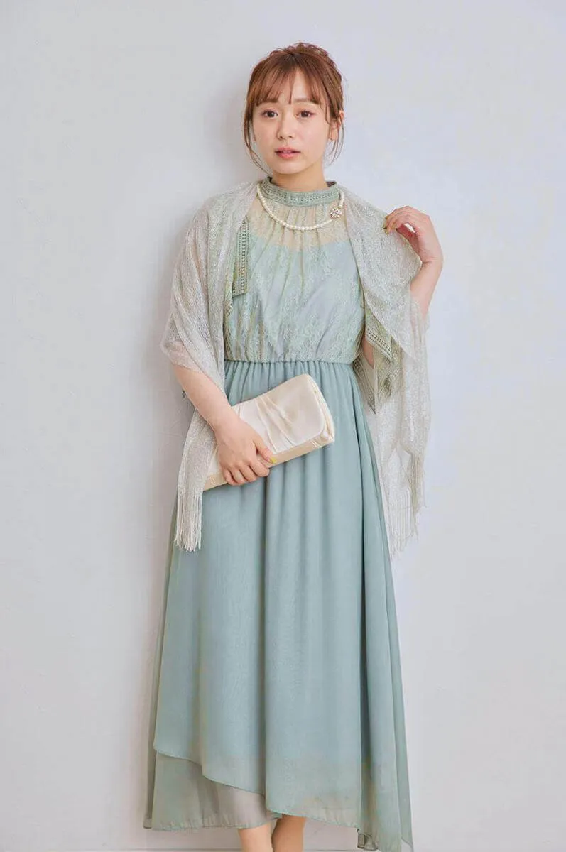 ライトグリーンのハンカチスリーブシフォンドレス