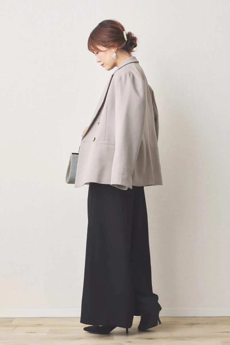 ブラックのスタンドネックセットアップパンツドレス