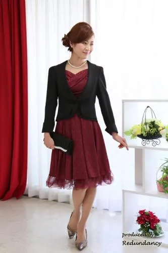 ブラックのジャケット風長袖ボレロ