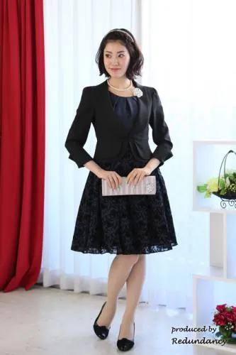 ブラックのジャケット風長袖ボレロ