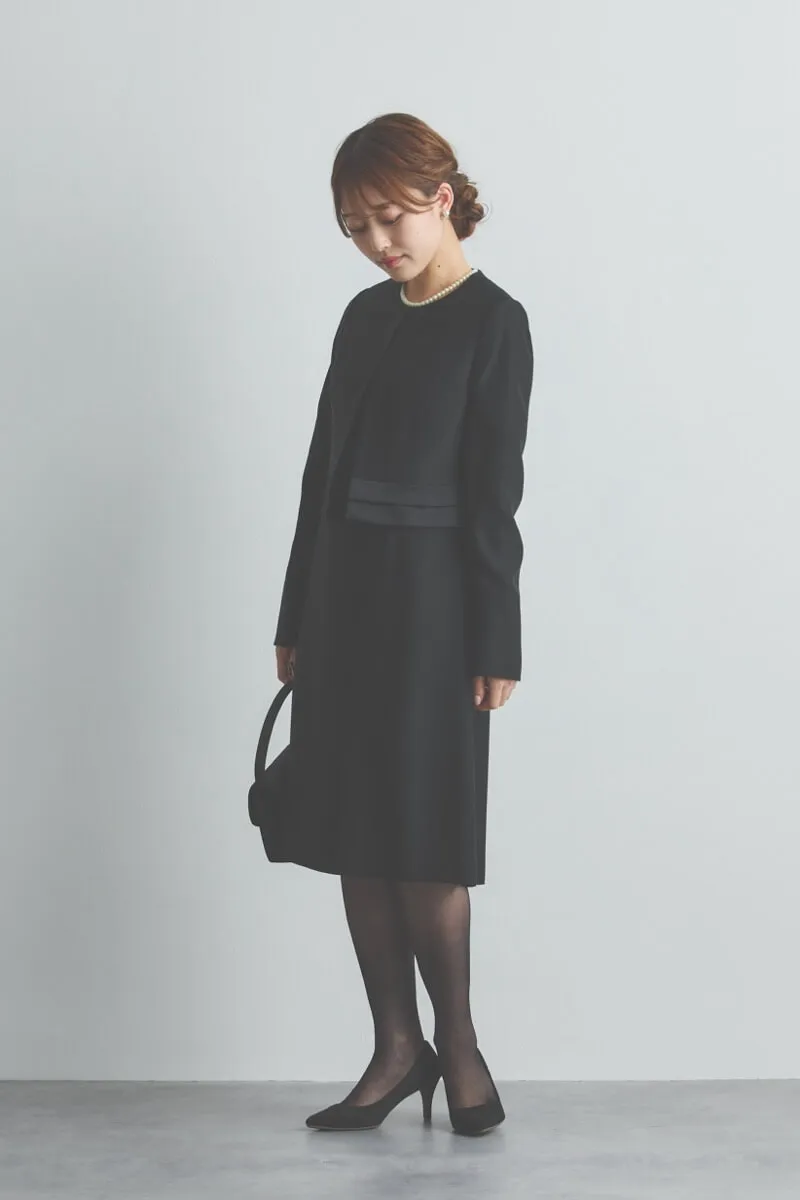 ブラックのエレガントフレア セレモニースーツセット