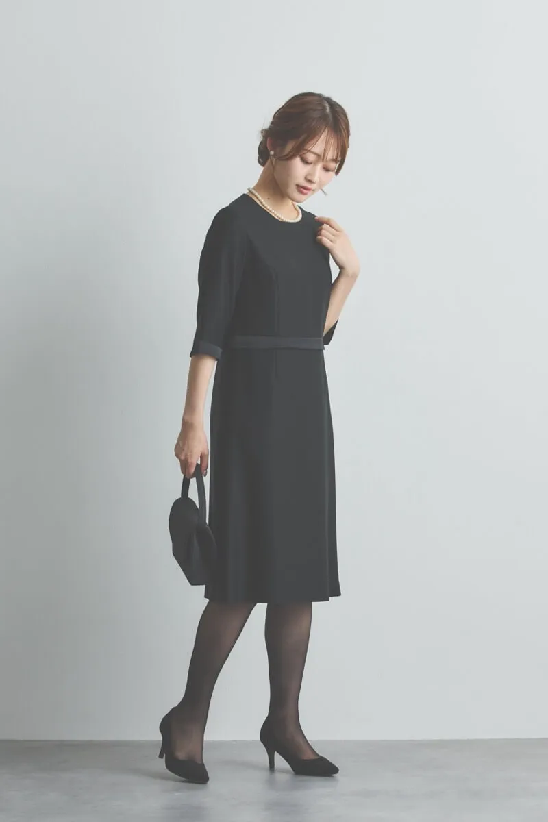 ブラックのエレガントフレア セレモニースーツセット