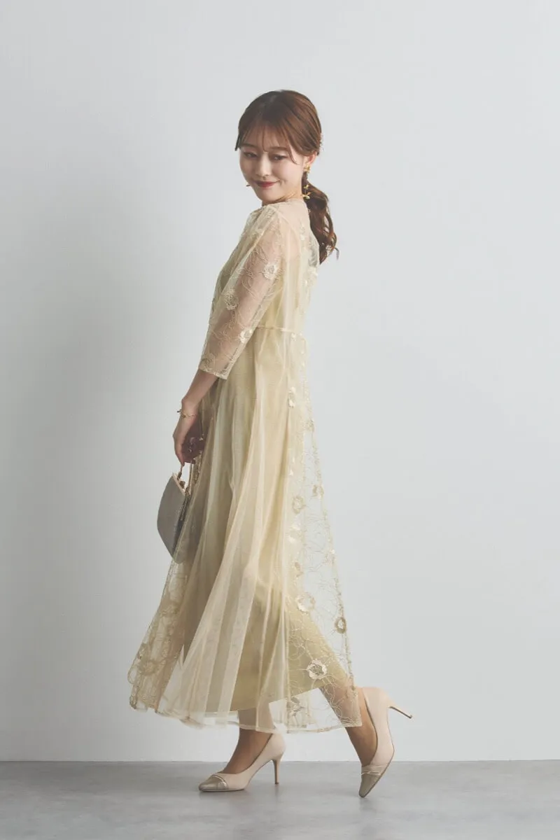 イエローのシャイニーコードレースドレス